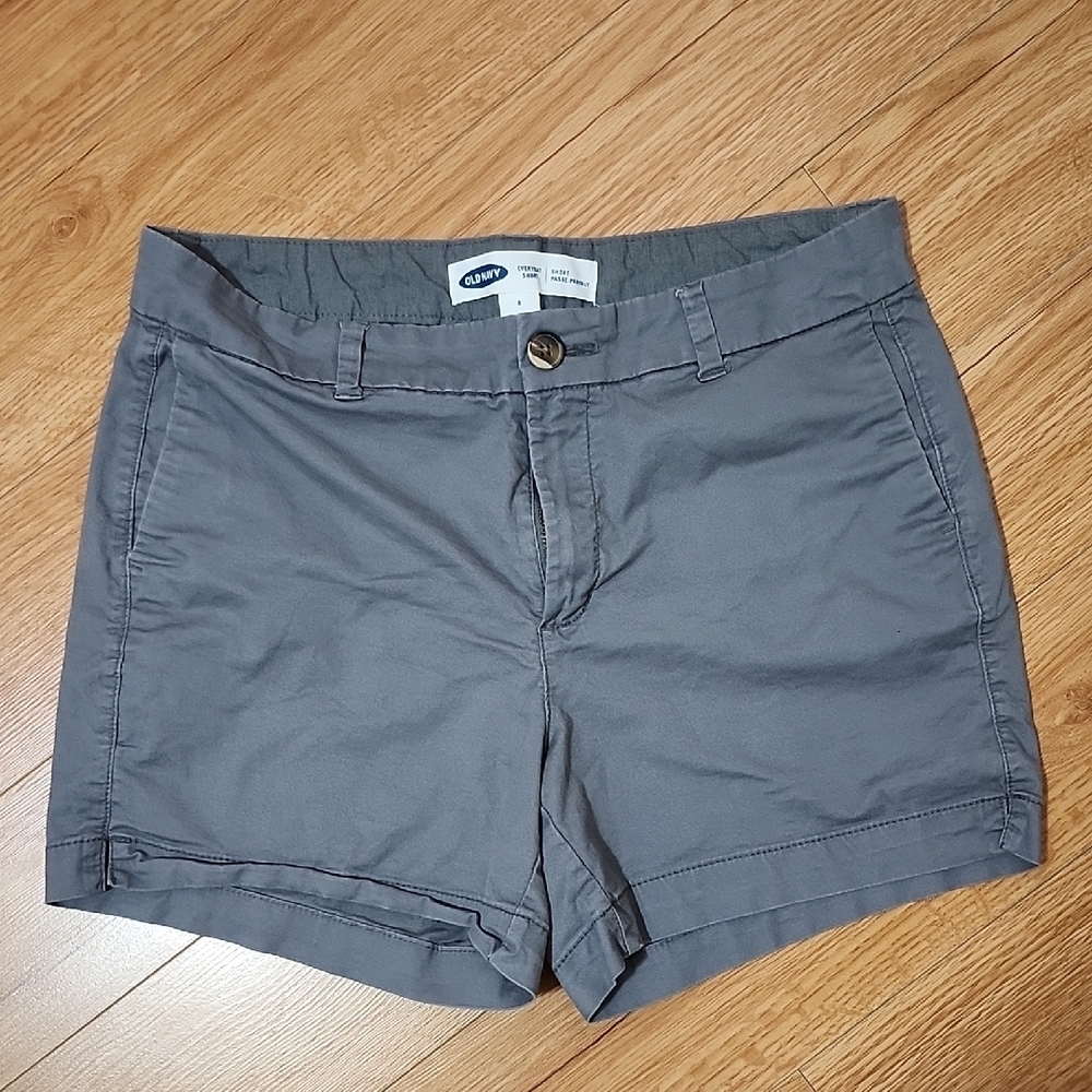 Old Navy Gray Bermuda Shorts Classic Casual Style